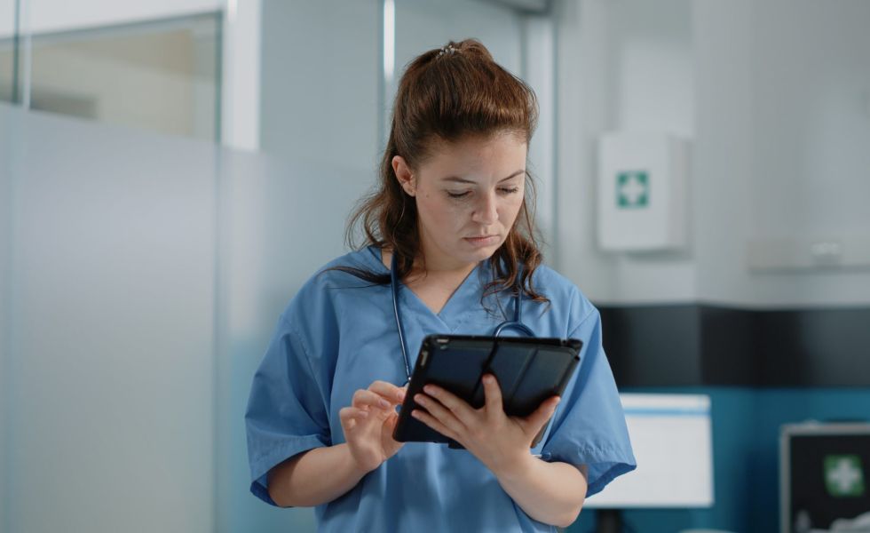 Distrito federal inicia digitalização da atenção primaria com tablets para agentes de saúde